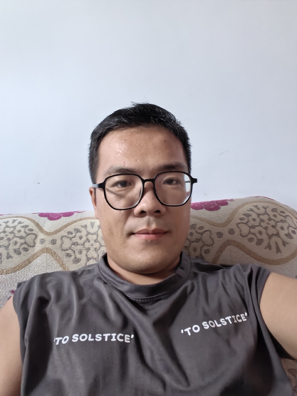 卫TF的第二张照片--马尾相亲网